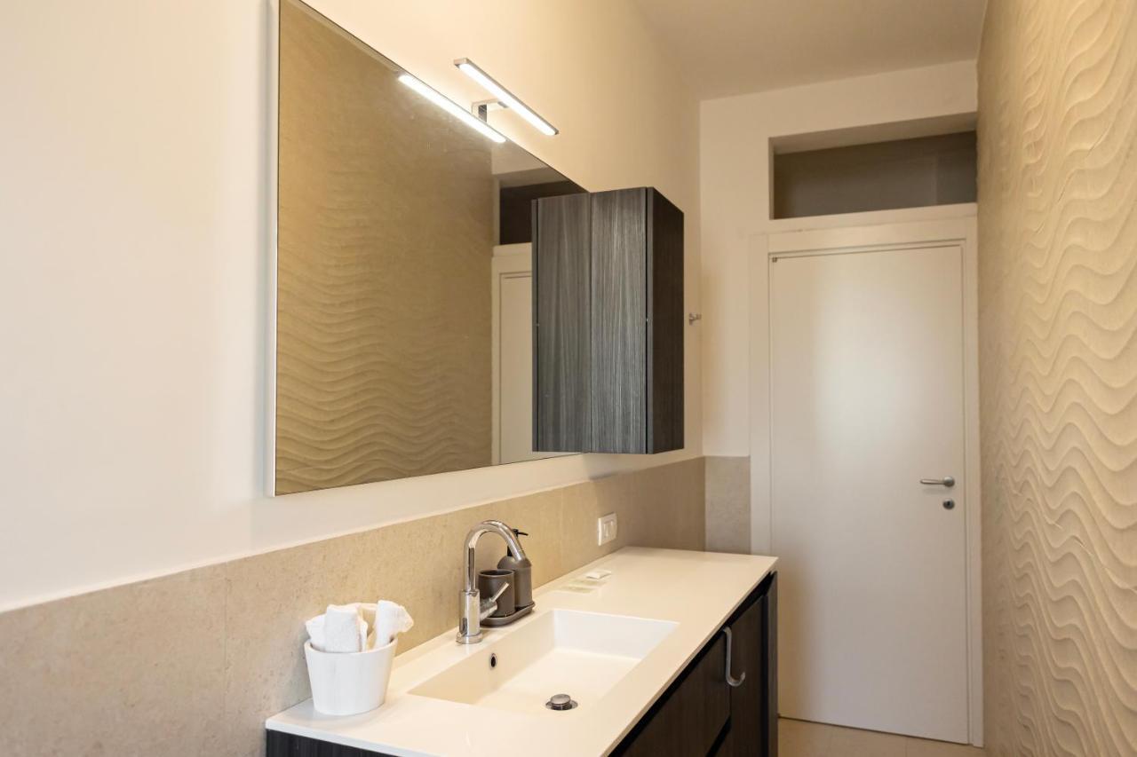 Bilocale Moderno Ed Esclusivo Apartment Milan Exterior photo
